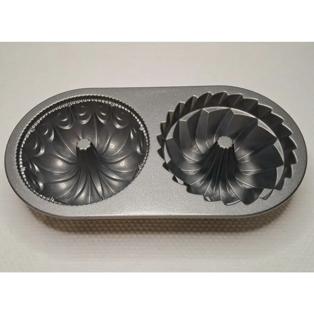 Nordic Ware Bundt Duet Pan 5 Cups / 1.2 Liter 2 in One Bundt Pan